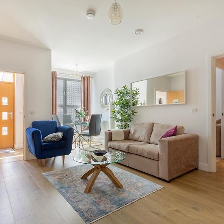1 Bed Apartment - Redhill Central, Surrey, Gatwick #3 Exterior foto